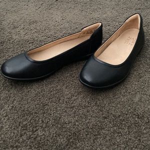 Naturalizer Black Leather Flats (6M US)